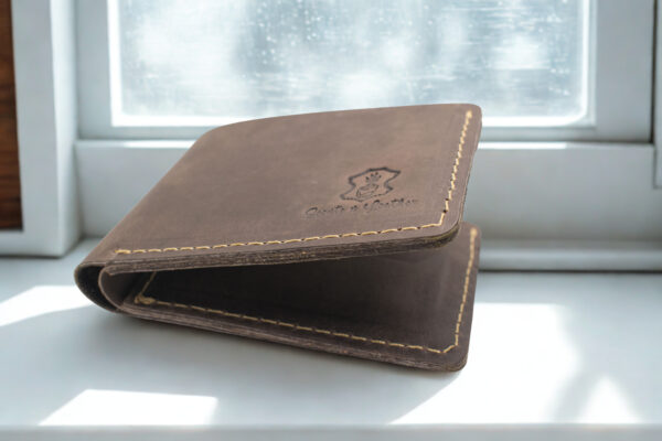 Crazy Horse genuine leather wallet in Old Burgundy finish