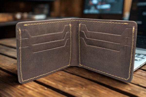 Crazy Horse genuine leather wallet in Old Burgundy finish