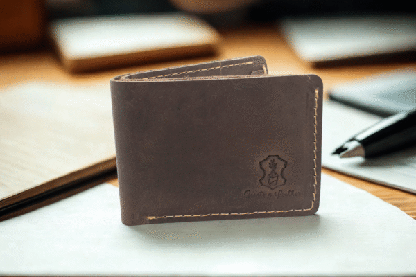 Crazy Horse genuine leather wallet in Old Burgundy finish